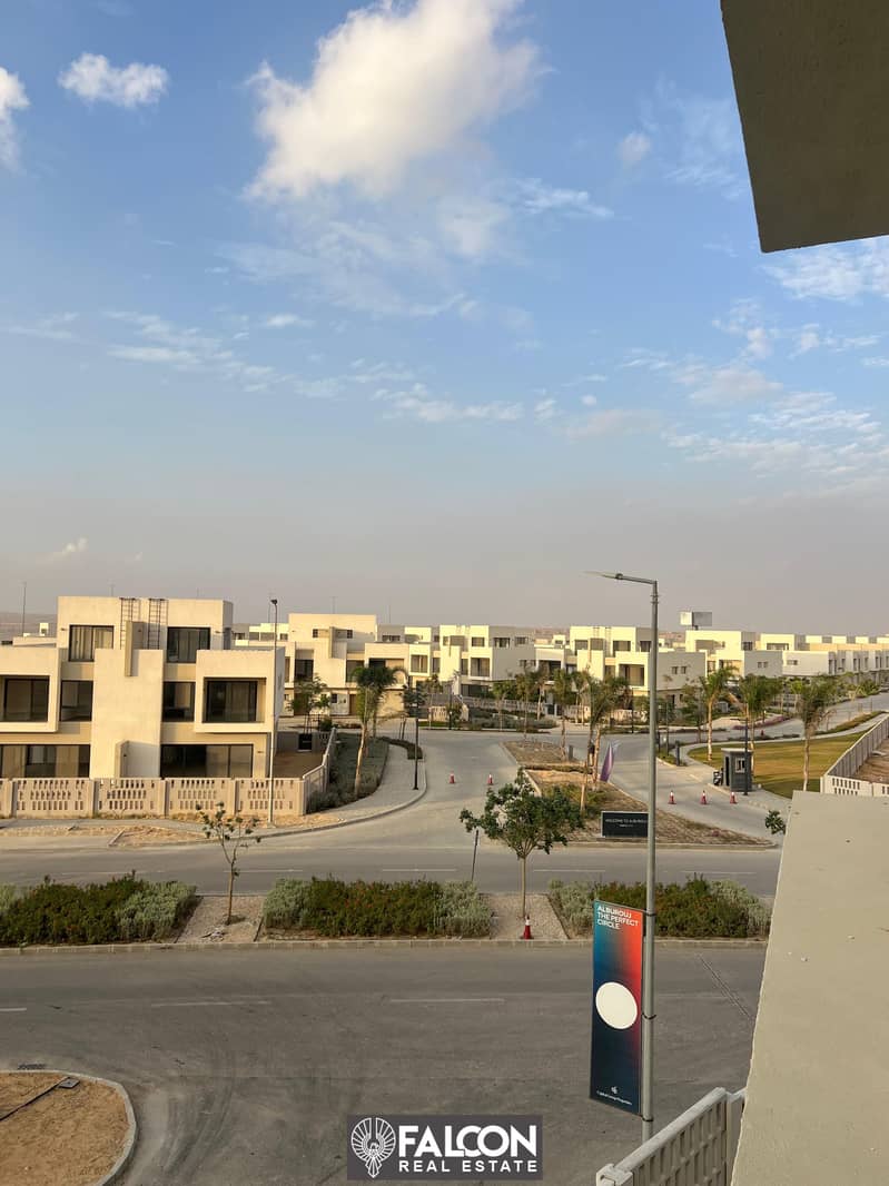 استلم شقة متشطبه جاهزة علي المفتاح بالتقسيط علي 4 سنوات في قلب الشروق 180 متر 3 غرف نوم Apartment for sale ready to move 6