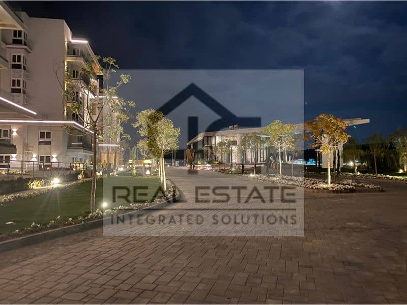 Apartment180 m the lowest down payment in the market ready to move bahry direct view of the lagoon in Mountain View Compound 17