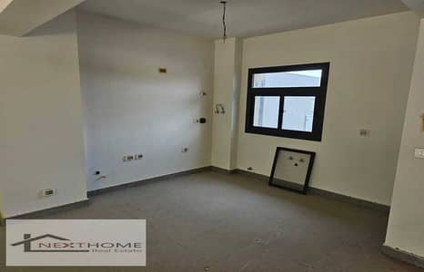 Duplex with garden for sale in Al Burouj Compound at a very special price, old price