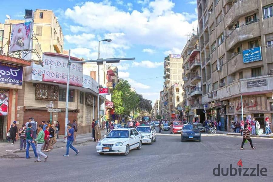 Shop for rent on Shubra main street, a street full of shops and brands, high traffic, area 120 m. Price 110 thousand and negotiable. 1