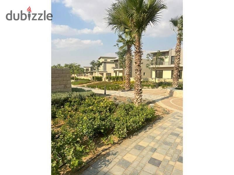 Townhouse REALE ,READY TO MOVE directly on Suez Road HASSAN ALLAM 6