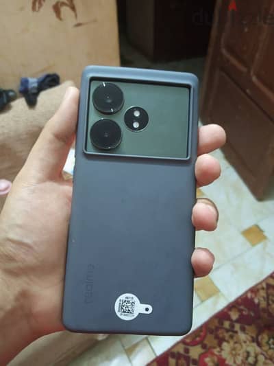 realme gt6t 12-256ضمان محلي استعمال اقل من شهر