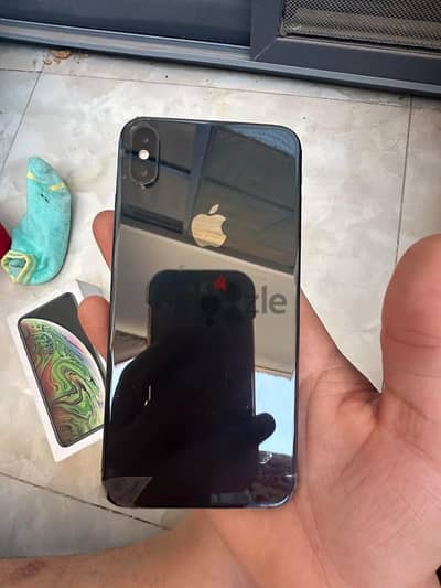 ايفون xs max