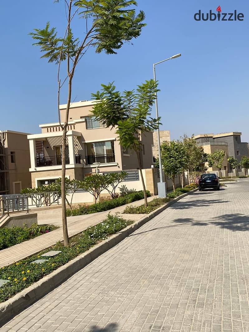 Villa for sale on Suez Road in front of Cairo Airport and minutes from the settlement in Taj City New Cairo 1