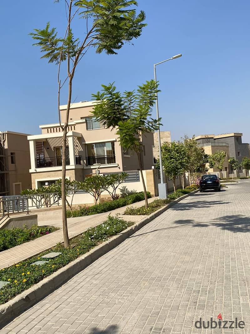 Villa for sale on Suez Road in front of Cairo Airport and minutes from the settlement in Taj City New Cairo 4