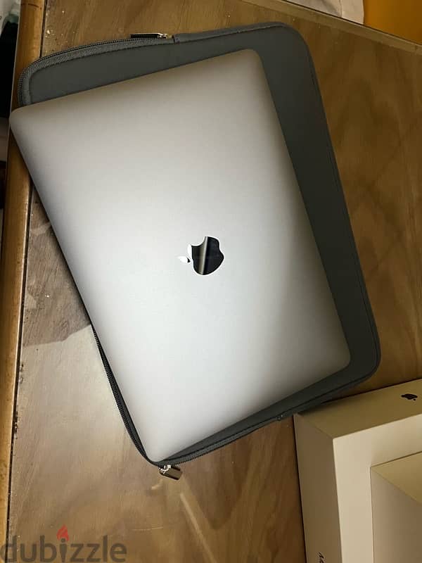 MacBook Air m1 بطارية ١٠٠٪؜ 1