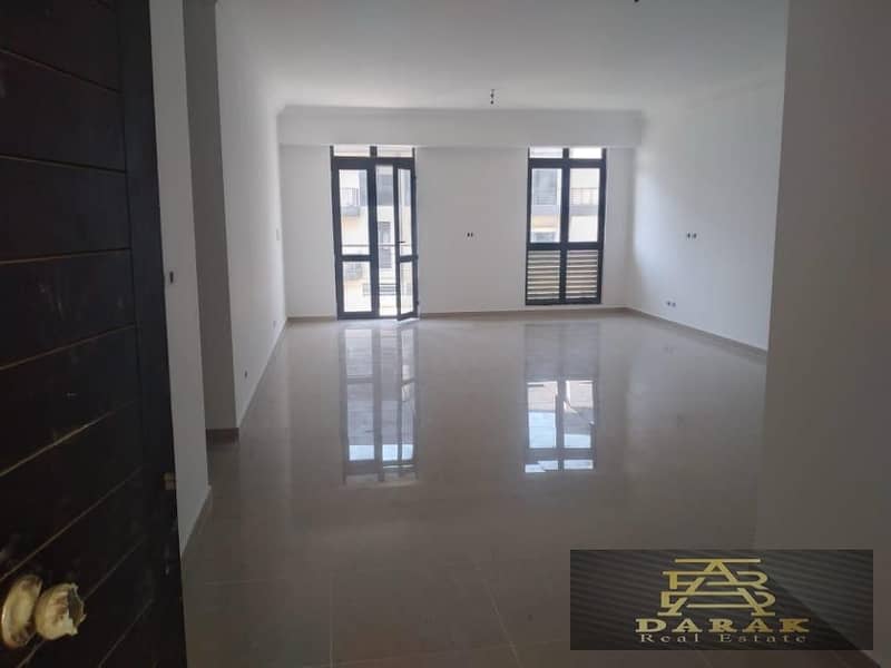 A 119 sqm corner apartment with a northern view and garden view, available for sale in the best phases of Madinaty, B8. It's an old reservation. 2