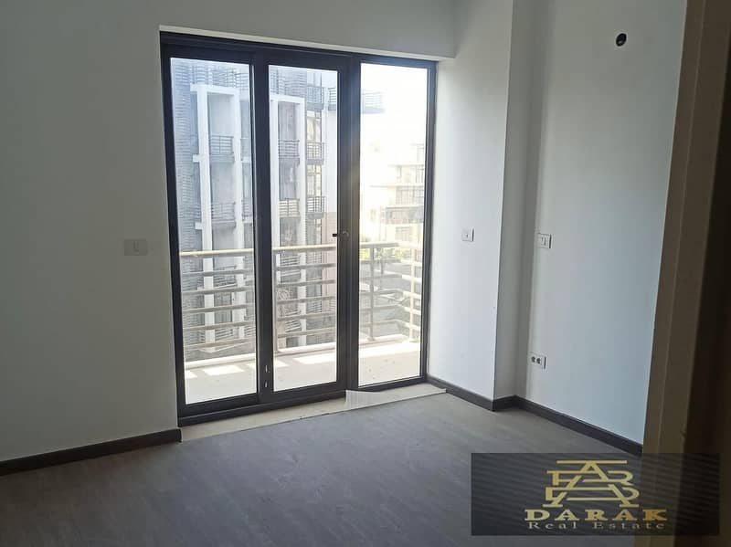 A 119 sqm corner apartment with a northern view and garden view, available for sale in the best phases of Madinaty, B8. It's an old reservation. 4