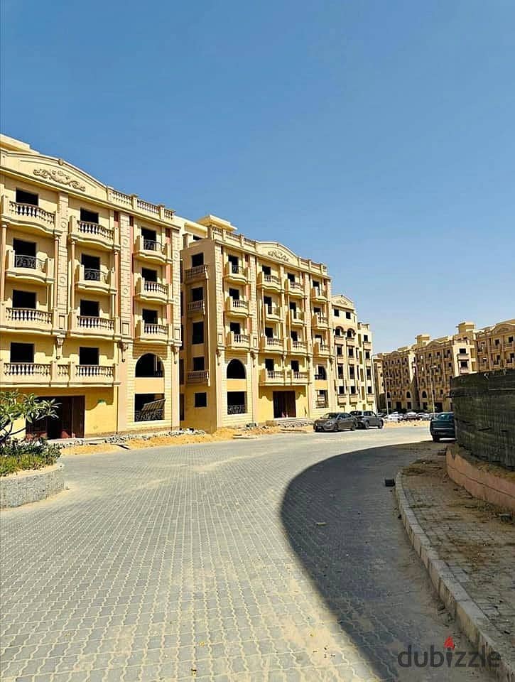 Apartment for immediate delivery in Ashrafeya Compound in the heart of the Fifth Settlement behind Water Way 1 Compound 1