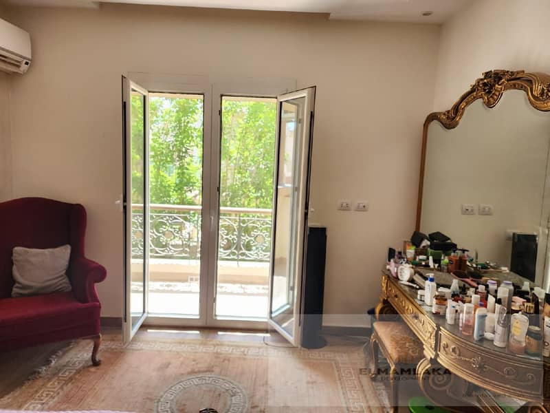 Villa for Sale in Royal City Compound, Sheikh Zayed – Immediate Delivery  Independent villa ready for move-in in Royal City, located next to Hyper One 7