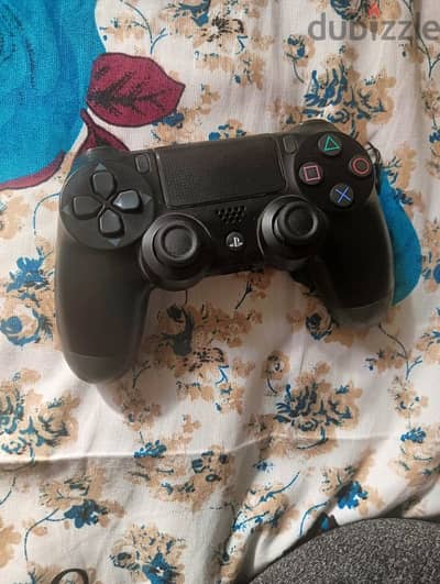 دراع PS4 مستعمل خفيف + وصلة