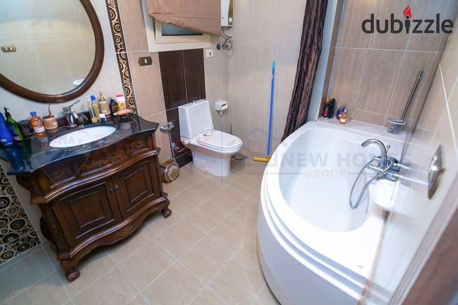 Apartment for sale 240 m Kafr Abdo (Sakina Bnt Al-Hussein st. ) 11