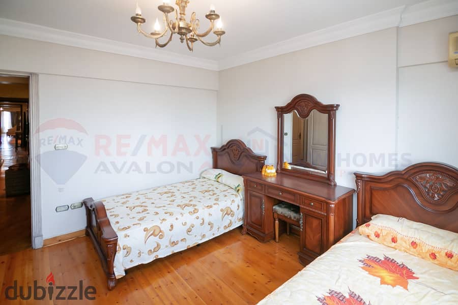 Apartment for sale 240 m Kafr Abdo (Sakina Bnt Al-Hussein st. ) 13