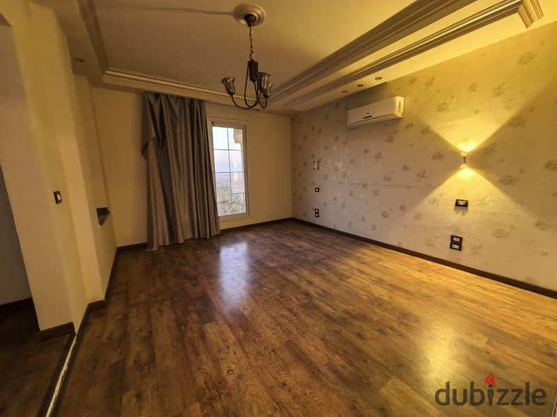 For rent  twin house in Royal  Meadows - sheikh zayed 8