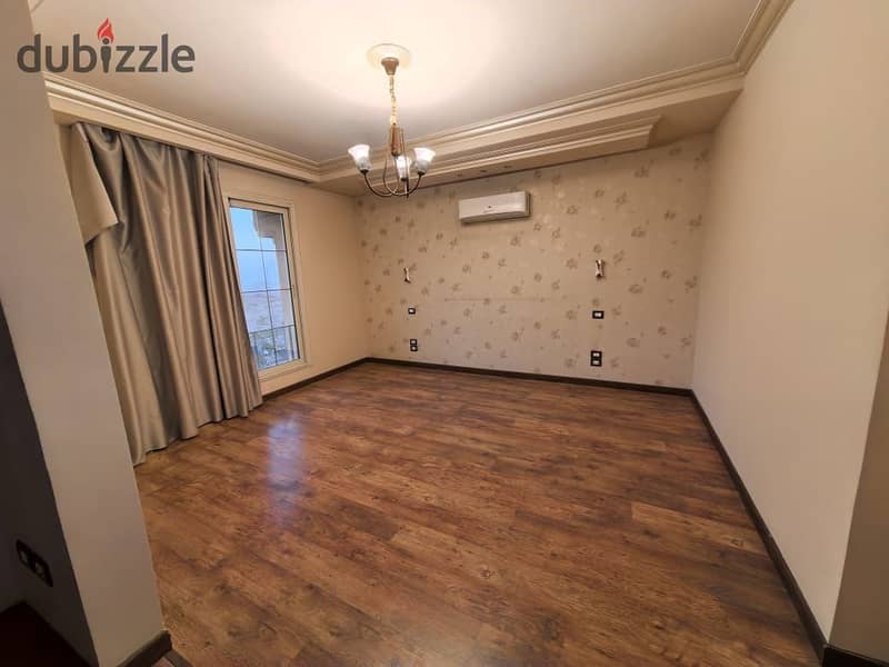 For rent  twin house in Royal  Meadows - sheikh zayed 10