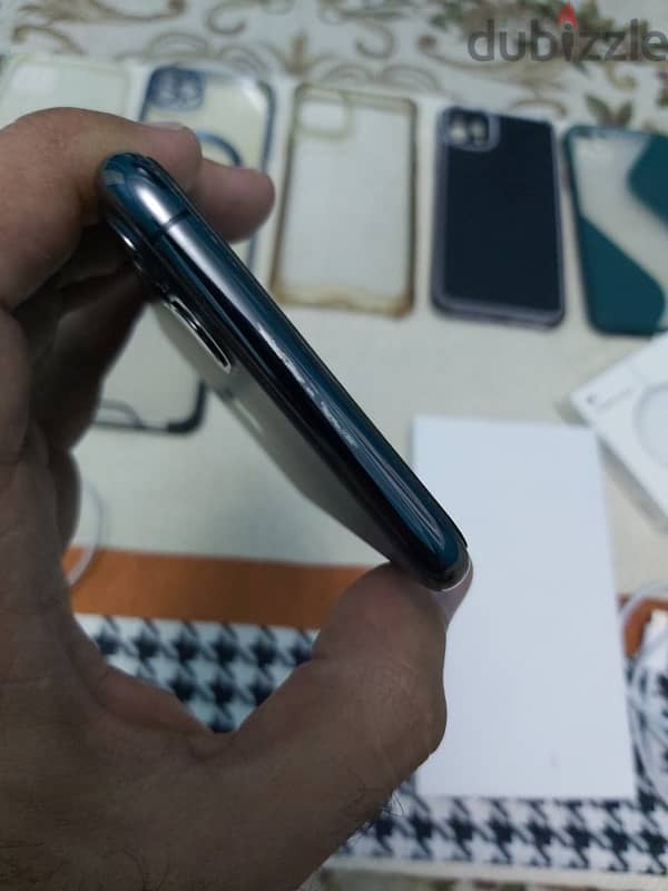 iPhone 11 Pro Max 256 البدل باندرويد عالى 2