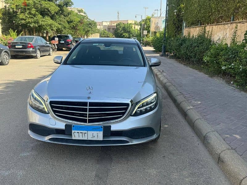 Mercedes-Benz C180 2019 12