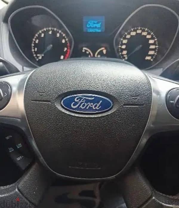 Ford Focus 2012 11