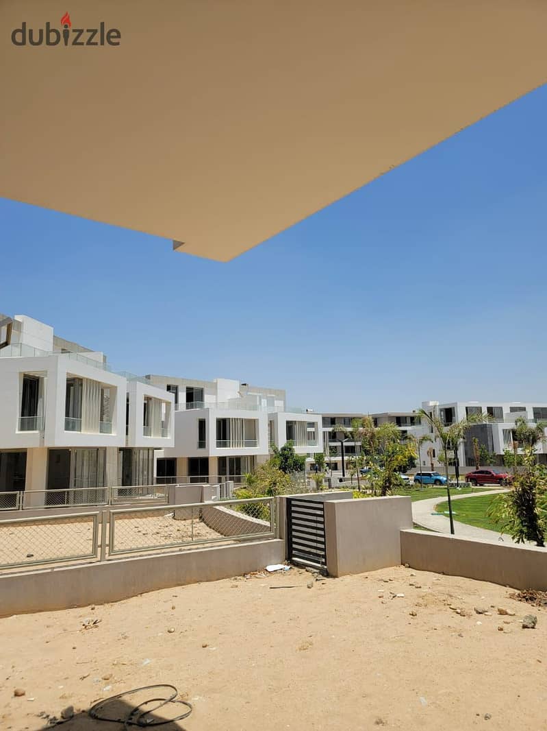 Prime location apartment with stunning Pyramids views in Joulz compound, adjacent to New Giza. 6