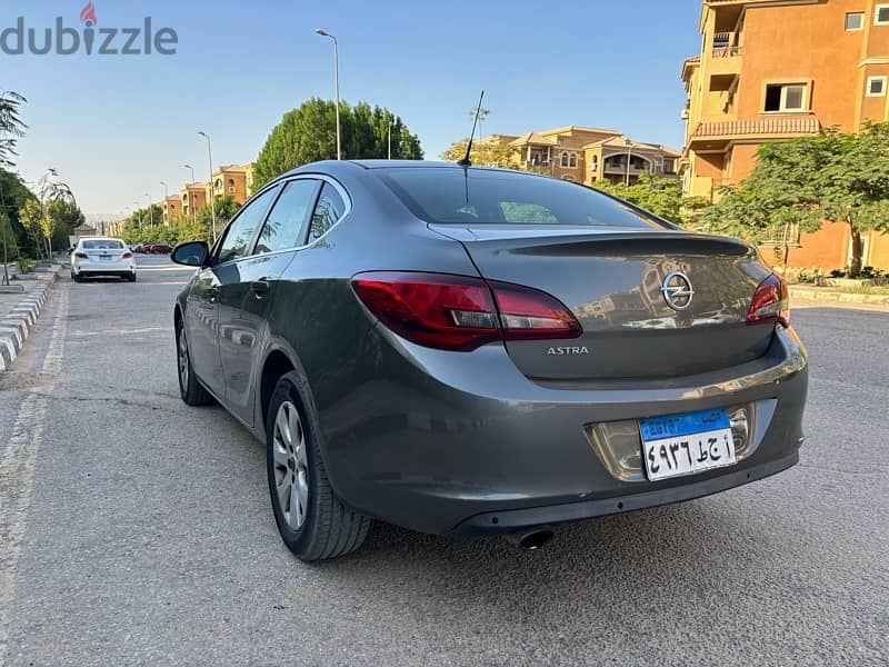 Opel Astra 2020 4