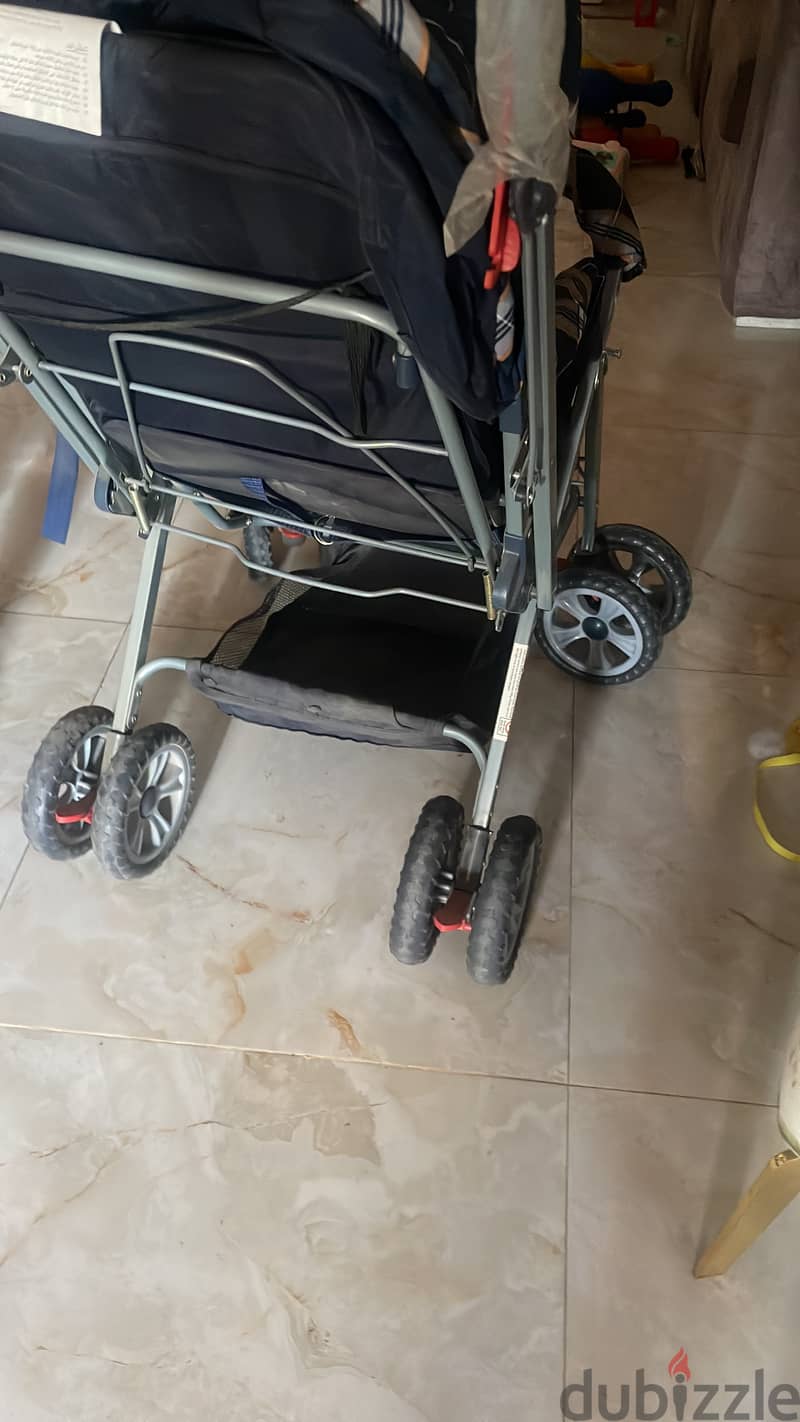 baby stroller like new jonior brand عربيه اطفال ممتازه 1