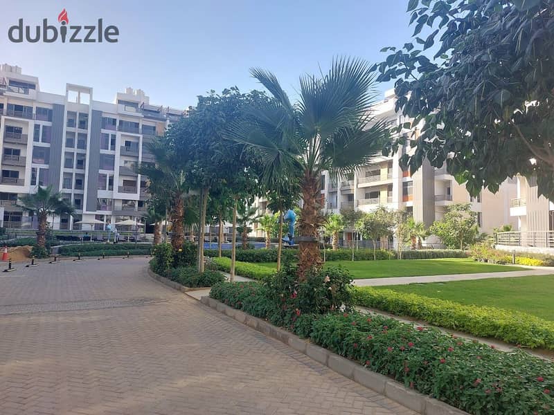 Apartment for sale, approved by the Ministry of Housing, in Icon Compound, in front of Hyde Park, with a construction percentage of 75%, in the best l 15