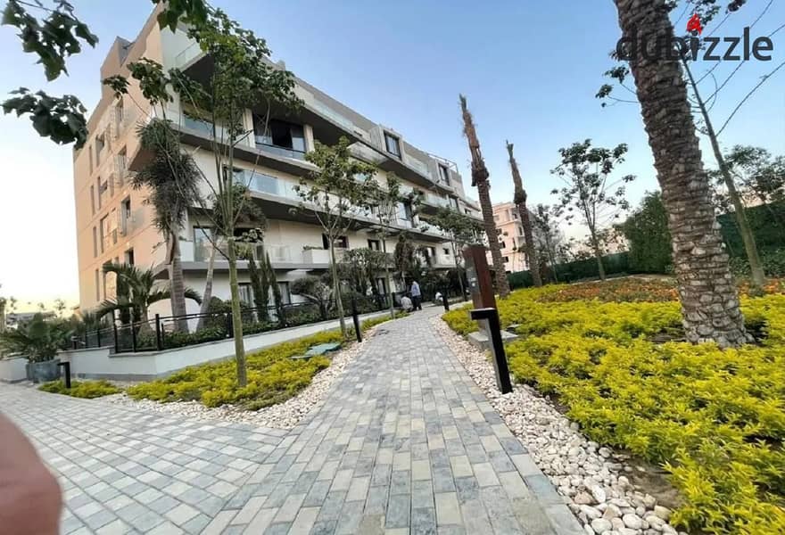 بنتهاوس للبيع فى قلب التجمع بأجمل فيو  على حمام السباحة و لاند سكيب فيليت | V-residence , villette 3