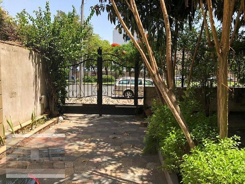 Villa with garden 5bedrooms prim location Direct Salah Salem St. in front Galaa Hospital 4