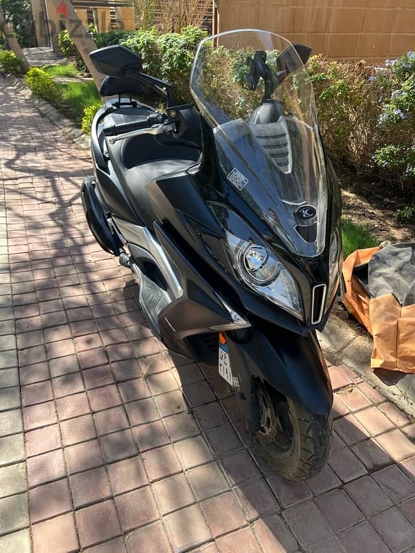 kymco downtown 350i 2022, 14,000 KM. 2