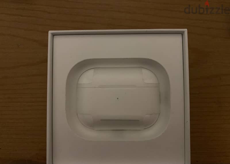 Airpods pro 2 USB-C same as new 1 month used with 2 covers 0