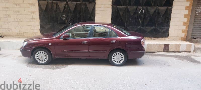 Nissan Sunny 2012 1