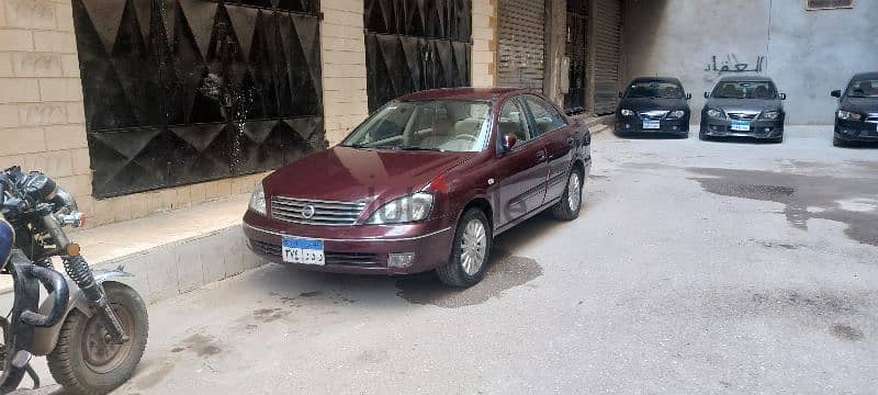 Nissan Sunny 2012 3