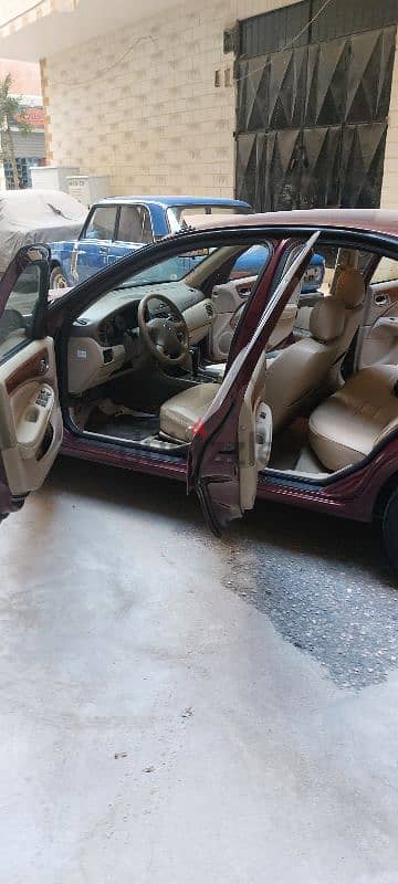 Nissan Sunny 2012 12