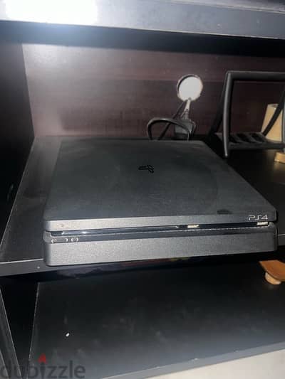 PS4 SLIM 500GB (no controllers)