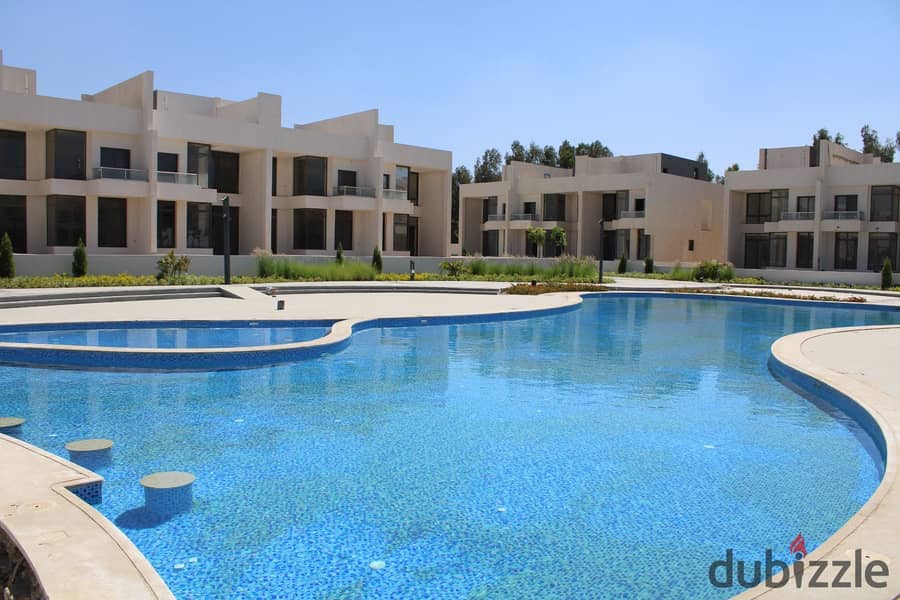 A prime townhouse for immediate delivery in Lake West, located on the Dahshour Link in Sheikh Zayed, directly opposite Beverly Hills. 5