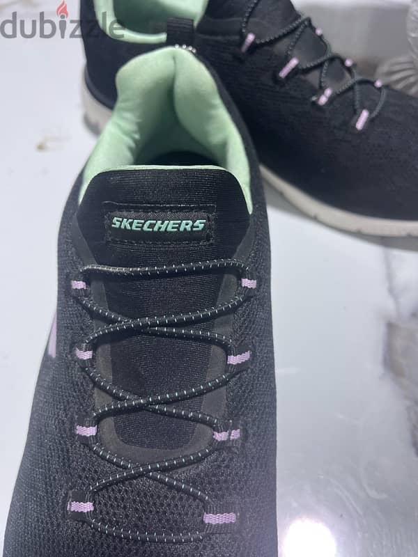 SKECHERS 3