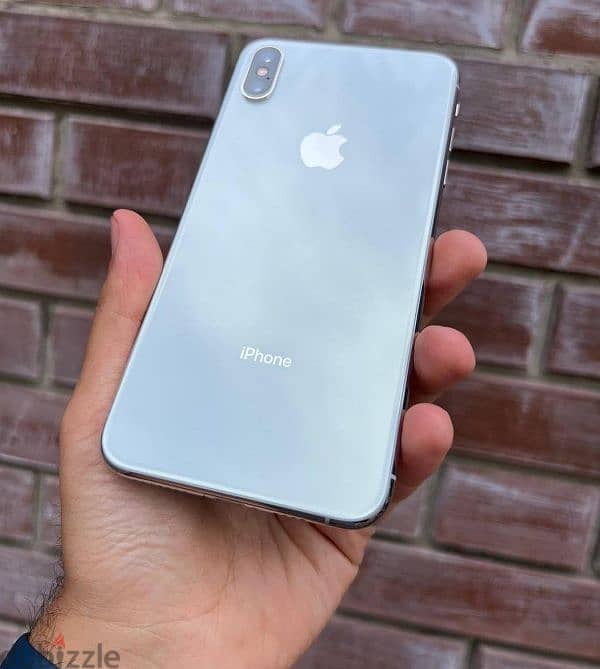 iPhone Xs max 256 شرحتين 7