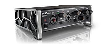 كارت صوت لقطه لم يستخدم tascam us-2x2 للبيع او البدل بكارت focusrite 2