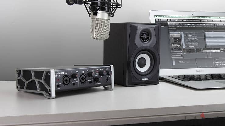 كارت صوت لقطه لم يستخدم tascam us-2x2 للبيع او البدل بكارت focusrite 4