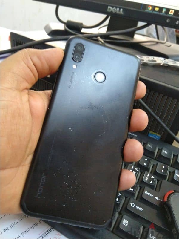 honor Play kirin 970 بعلبته ٦٤ جيجا للبيع او البدل 6