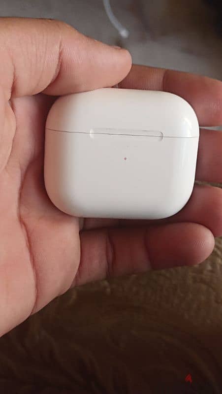 سماعه Airpods pro بحاله جيده جدا 5