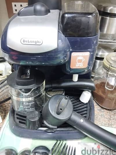 De'Longhi cappuccino machine