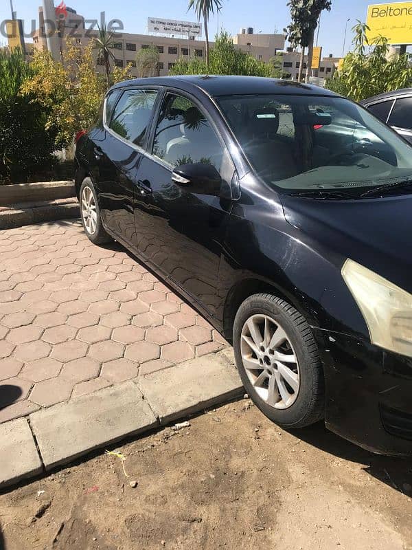 Nissan Tiida 2015 1