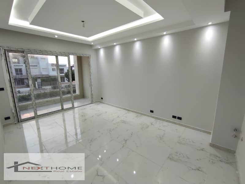 Amazing town house for rent in hyde park new cairo prime location ultra super luxe with kitchen,ac`s 1