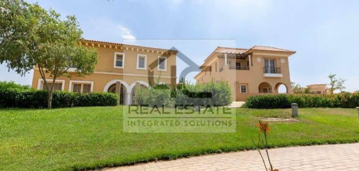 Twin house for sale Direct on land scape in Compound Hyde park 6