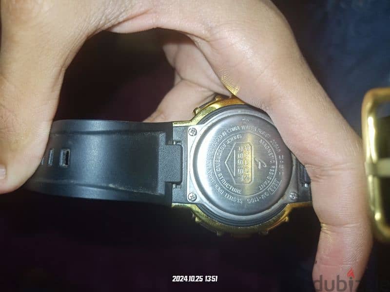 ساعه G_shock دهبي الاستيك اسود 2