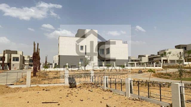 Stand alone for sale in installments, in a prime location and with a view over the largest landscape area 8