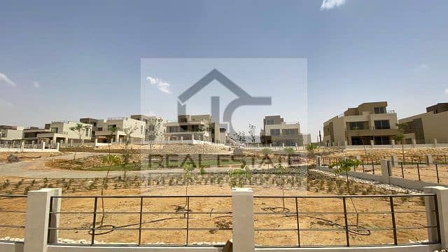 Stand alone for sale in installments, in a prime location and with a view over the largest landscape area 9