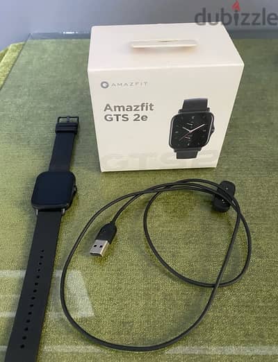 Amazfit gts2e بدون خدوشو بالعلبه   بحاله ممتازه لم تلبس إلا مرات قليله