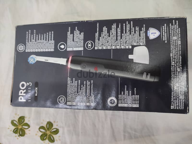 فرشه اسنان كهربائيه من Oral b 1